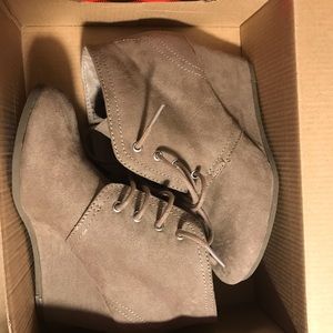 Arizona platform heels, size 6.5, bran new only used once.